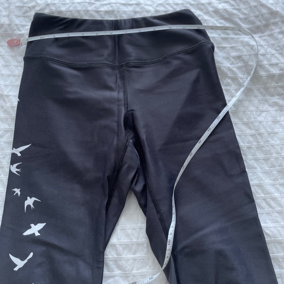 Silver Icing crop legging. Grey ombré with logo birds. Size XS - Picture 6 of 7
